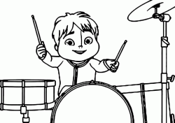Theodore suona la batteria