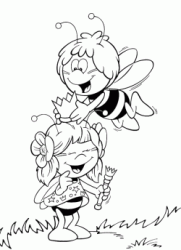 Maia gioca con un'ape