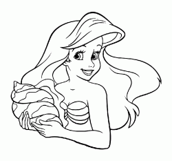 Ariel tiene in mano una grande conchiglia