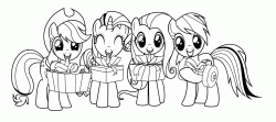 Rarity Fluttershy Applejack Rainbow Dash portano ognuno un regalo